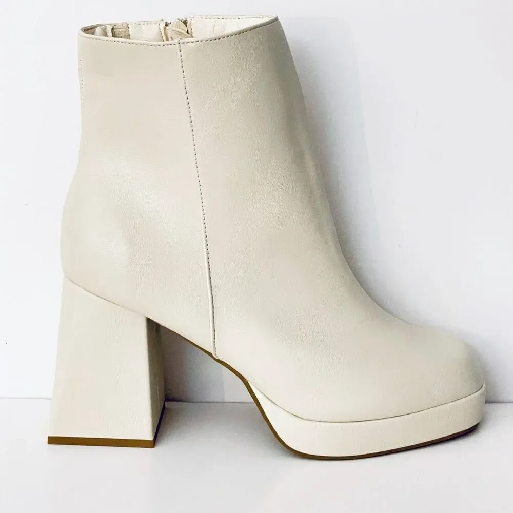 NWT Gorgeous Mari A 9.5 Bone White off Platform 4” Block Heel Ankle Boot Booties